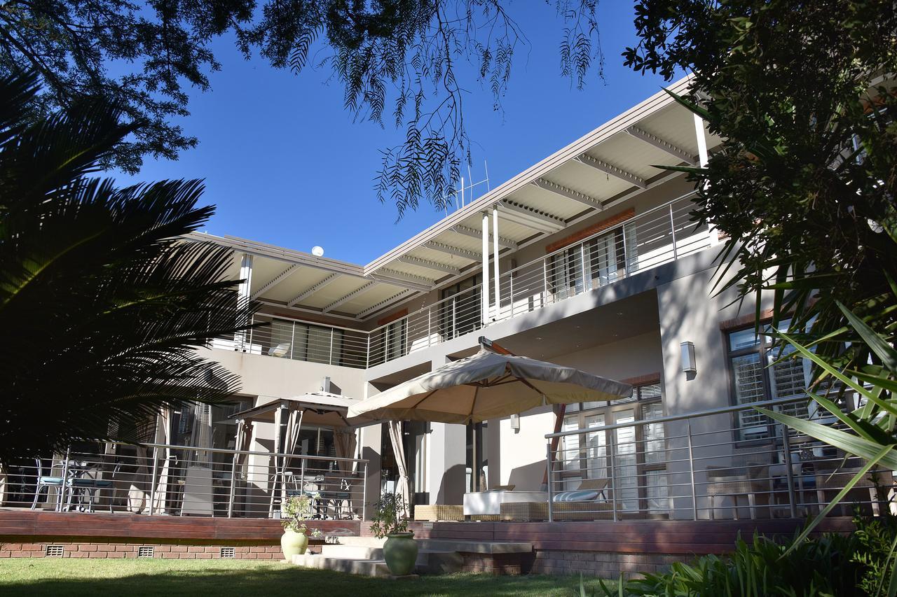 Tredenham Boutique Hotel Bloemfontein Exterior photo The house from the garden